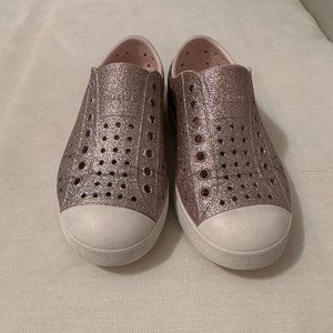 Native Jefferson Shoes - Pink Shell Size C11